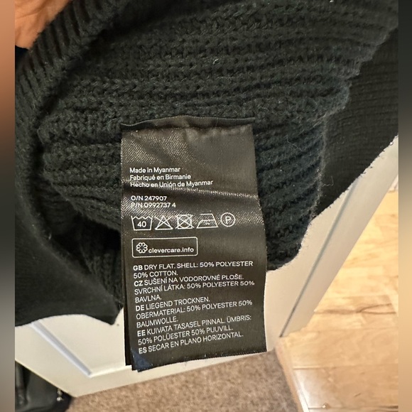 Dark Green Cable Knit Sweater - Picture 4 of 4